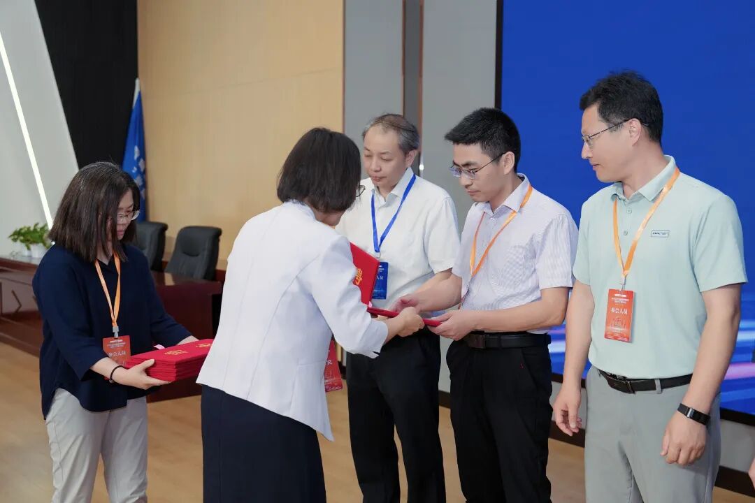 跻身“国家队”!南昌科技职业大学获授教育部电子信息类专业虚拟教研室协作委员会委员单位 微信图片_20260608142316_3136_17.jpg
